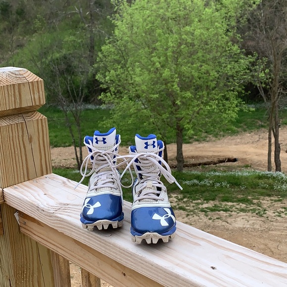 Under Armour “Highlight” molded football cleats size 1.5Y - Picture 2 of 7